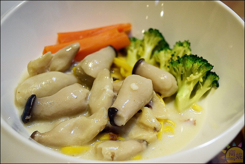 台中美食綠園道首見花香滷味。綠窩。小包裝乾式滷味添加有機玫瑰細膩熬煮健康清爽淡淡花香夏天吃好開胃!! 台中美食綠園道首見花香滷味。綠窩。小包裝乾式滷味添加有機玫瑰細膩熬煮健康清爽淡淡花香夏天吃好開胃!!
