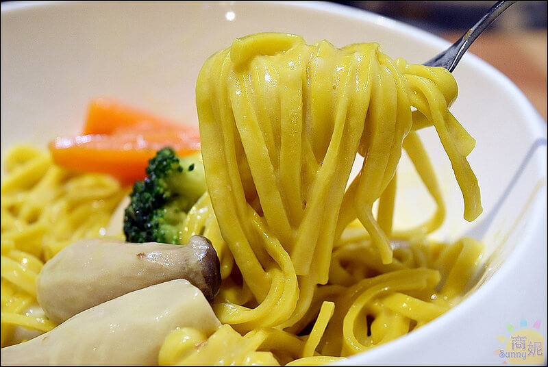 台中美食綠園道首見花香滷味。綠窩。小包裝乾式滷味添加有機玫瑰細膩熬煮健康清爽淡淡花香夏天吃好開胃!! 台中美食綠園道首見花香滷味。綠窩。小包裝乾式滷味添加有機玫瑰細膩熬煮健康清爽淡淡花香夏天吃好開胃!!