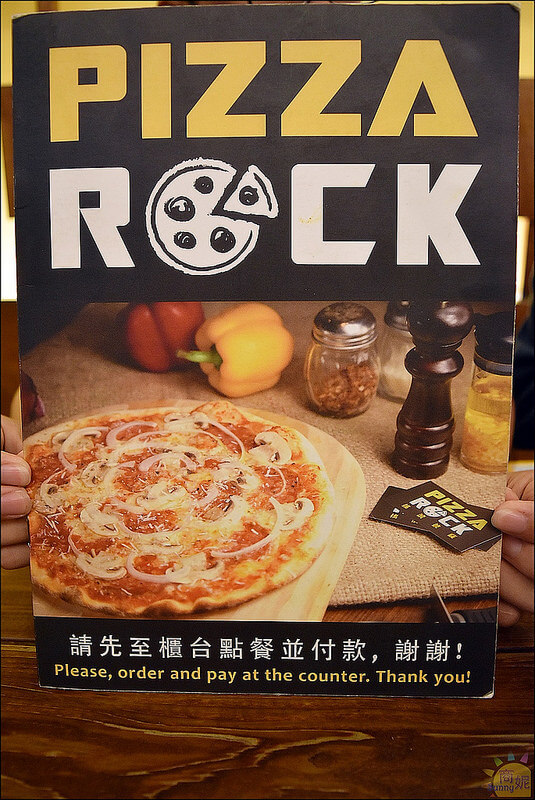 台中好吃披薩專賣店。義大利人開的夠道地!搖滾披薩Pizza Rock崇德店。自然發酵餅皮、九種起司、十多種香料、21種口味、手工現做天天吃都不膩 台中好吃披薩專賣店。義大利人開的夠道地!搖滾披薩Pizza Rock崇德店。自然發酵餅皮、九種起司、十多種香料、21種口味、手工現做天天吃都不膩