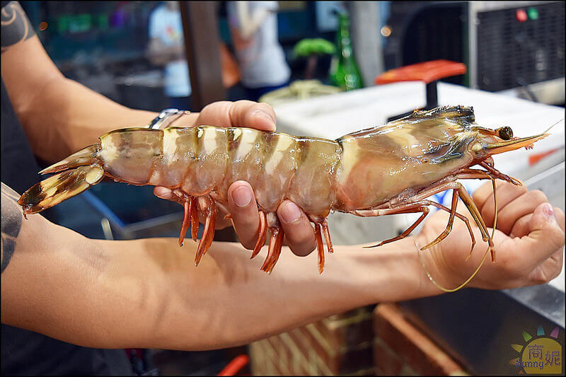 台中美食現烤霸王級活海鮮。リ味館。食尚玩家、民視新聞報導生鮮水產現烤海鮮吃過都說讚。老饕推薦點隱藏版就對了。本文登上奇摩首頁