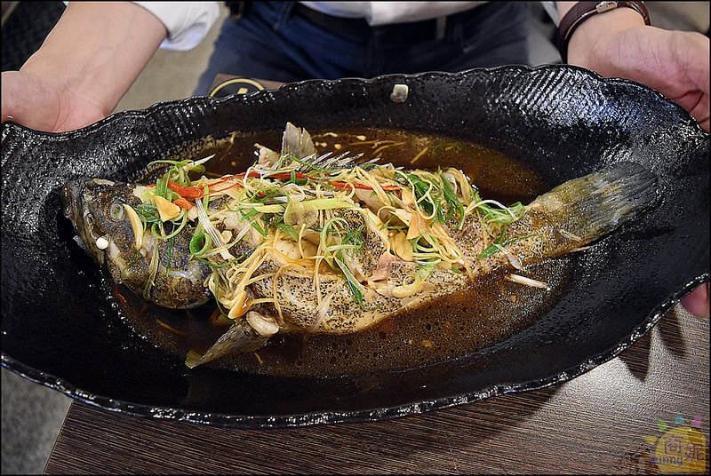 台中美食現烤霸王級活海鮮。リ味館。食尚玩家、民視新聞報導生鮮水產現烤海鮮吃過都說讚。老饕推薦點隱藏版就對了。本文登上奇摩首頁