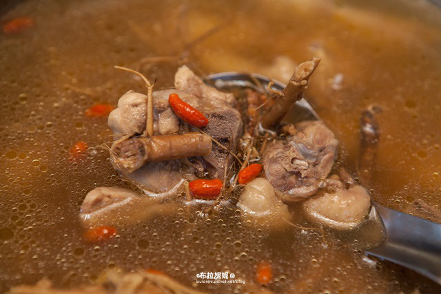 【埔里美食餐廳推薦】都市人最嚮往！自然系鄉村餐廳～好吃有特色@河岸小棧-自然系