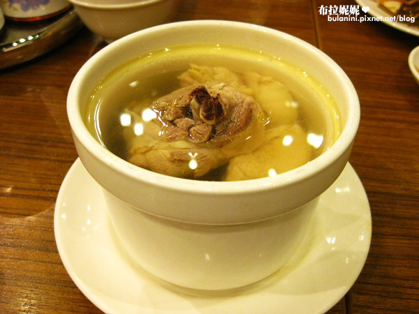  【台中美食】鼎泰豐小籠包@食記．無限次訪！永遠都吃不膩～-小龍包