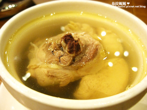  【台中美食】鼎泰豐小籠包@食記．無限次訪！永遠都吃不膩～-小龍包