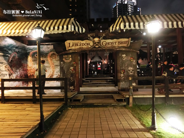  【台中美食餐廳】金色三麥-台中市政店@萬聖節氣氛！與好友的週六夜晚-台中