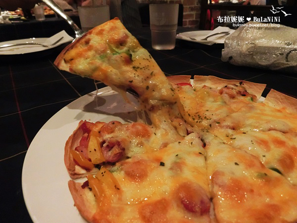  【台中美食餐廳】金色三麥-台中市政店@萬聖節氣氛！與好友的週六夜晚-台中
