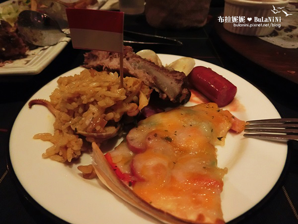 【台中美食餐廳】金色三麥-台中市政店@萬聖節氣氛！與好友的週六夜晚-台中