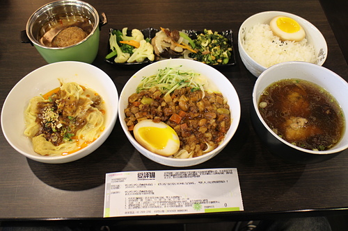 【羽諾食記口碑券25】讓人賓至如歸的~吃吃吃麵飯館-台北 【羽諾食記口碑券25】讓人賓至如歸的~吃吃吃麵飯館-台北