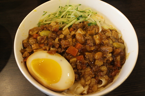 【羽諾食記口碑券25】讓人賓至如歸的~吃吃吃麵飯館-台北 【羽諾食記口碑券25】讓人賓至如歸的~吃吃吃麵飯館-台北