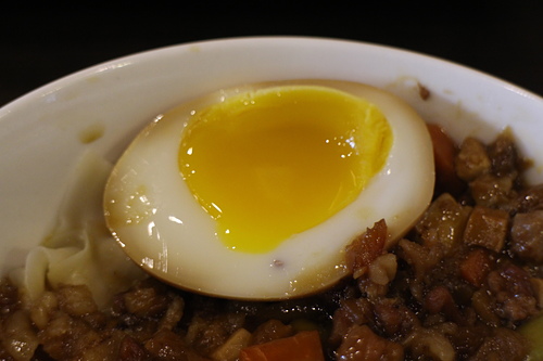 【羽諾食記口碑券25】讓人賓至如歸的~吃吃吃麵飯館-台北 【羽諾食記口碑券25】讓人賓至如歸的~吃吃吃麵飯館-台北
