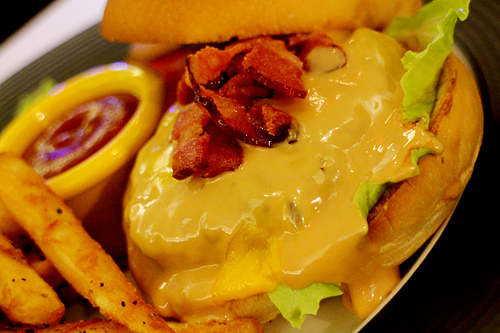 【羽諾食記】士林夜市美食~TEDDY'S BURGER 泰迪漢堡-士林