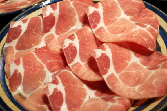 【羽諾食記】乾杯黑毛屋澳洲和牛鍋物專賣店●南港中信店●南港火鍋推薦-內湖 【羽諾食記】乾杯黑毛屋澳洲和牛鍋物專賣店●南港中信店●南港火鍋推薦-內湖