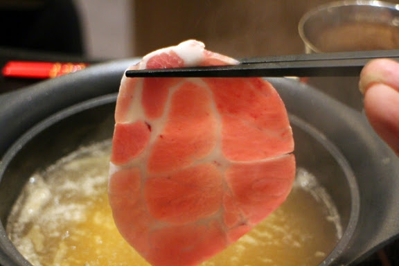 【羽諾食記】乾杯黑毛屋澳洲和牛鍋物專賣店●南港中信店●南港火鍋推薦-內湖 【羽諾食記】乾杯黑毛屋澳洲和牛鍋物專賣店●南港中信店●南港火鍋推薦-內湖