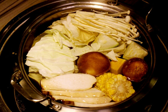 【羽諾食記】好客-音樂料理-現場LIVE演唱(市府店)●市政府捷運美食●火烤兩吃吃到飽-台北