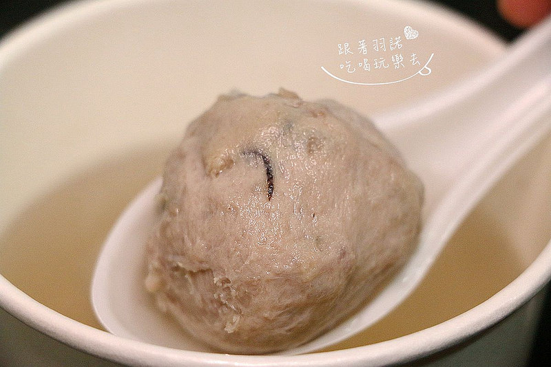 【羽諾食記】『萬粒肉圓』❤三重三合夜市 近20年的老店 肉圓一顆只要30 貢丸湯也只要20元-萬粒肉圓