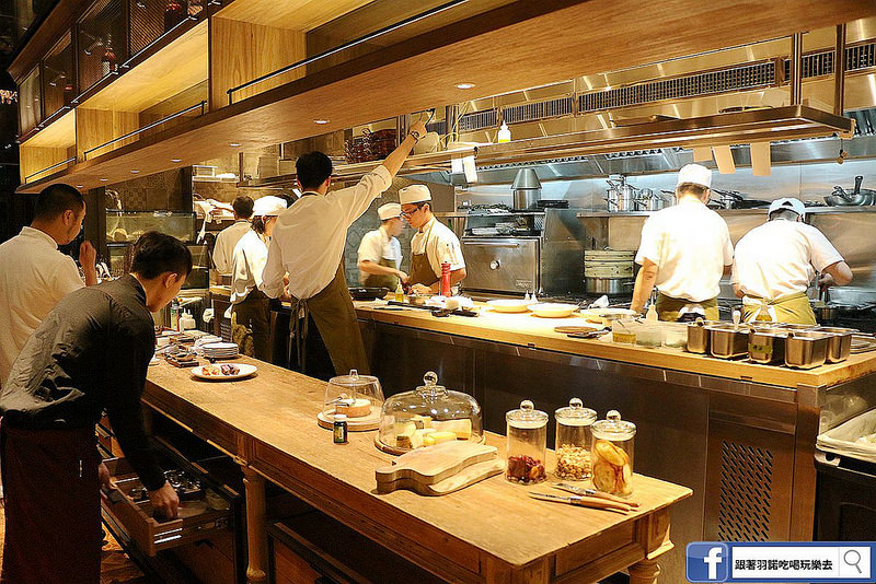 【羽諾食記】『賦樂旅居-TK SEAFOOD & STEAK-TK牛排』❤華泰飯店旗下品牌 乾式熟成牛排-賦樂旅居