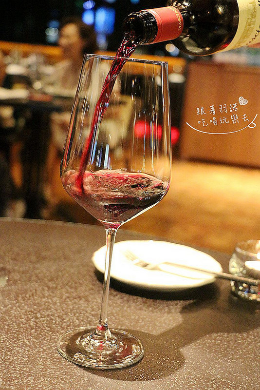 【羽諾食記】『賦樂旅居-TK SEAFOOD & STEAK-TK牛排』❤華泰飯店旗下品牌 乾式熟成牛排-賦樂旅居