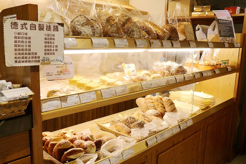 【羽諾食記】Oma歐嬤烏蘇拉德式料理♥經典德國料理&德式麵包烘焙♥捷運東門站&永康街美食♥-Oma歐嬤烏蘇拉德式料理