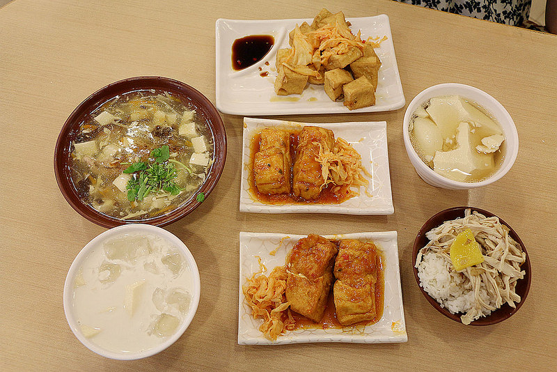【羽諾食記】『王氏豆腐小吃店』❤石碇老街必吃美食❤百年豆腐老店 傳承古製作流程 令人念念不忘的好滋味-王氏豆腐小吃店