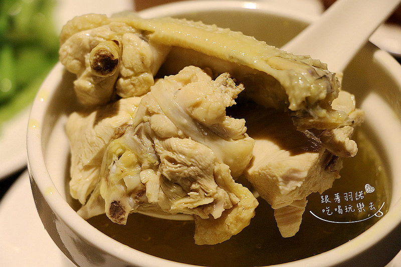 【羽諾食記】『五草車中華食館(忠孝店)』❤東區巷弄內五十多樣超精緻中式小吃❤