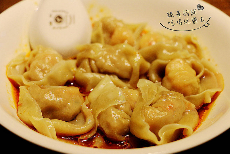 【羽諾食記】『五草車中華食館(忠孝店)』❤東區巷弄內五十多樣超精緻中式小吃❤