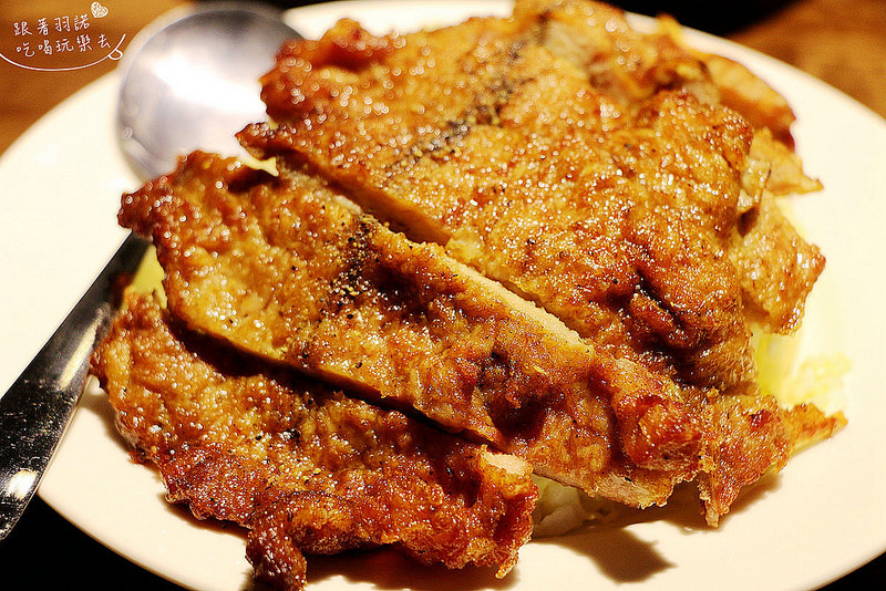 【羽諾食記】『五草車中華食館(忠孝店)』❤東區巷弄內五十多樣超精緻中式小吃❤