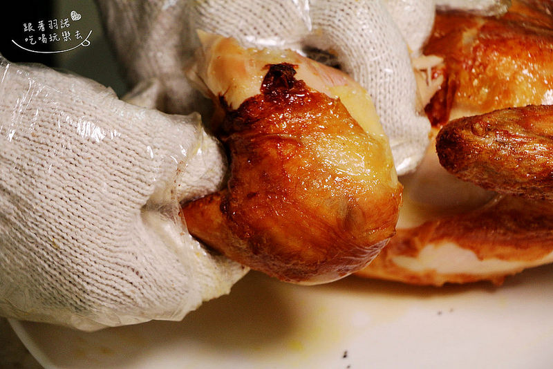 【羽諾食記】『鹿野柴燒桶仔雞』❤超級鮮嫩多汁的桶仔雞 一口就能擄獲你的味蕾❤板橋桶仔雞推薦
