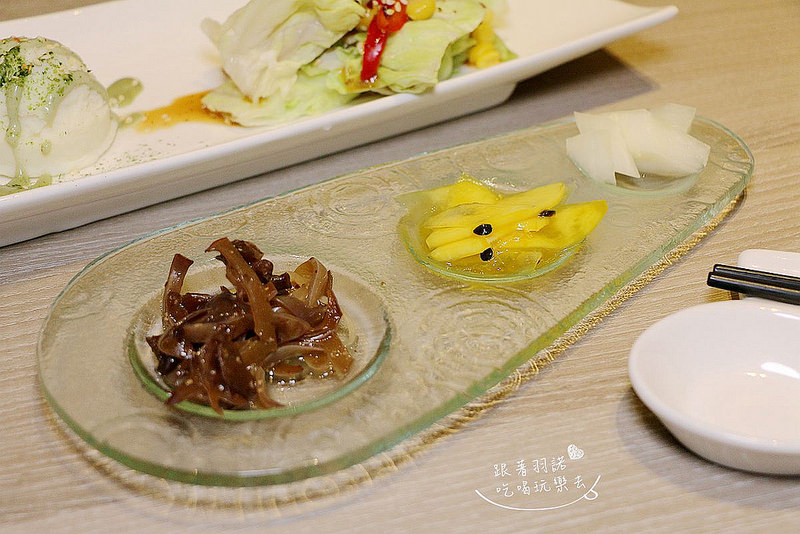  【羽諾食記】『CA rolls'美日式料理』 一次吃到美x中x日式三國料理的結合 舌尖上的超奢侈饗宴❤ 天母棒球場 台北美國學校加州捲推薦