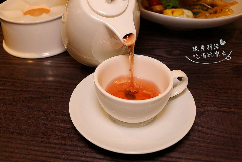  【羽諾食記】『瓦法奇朵Waffogato(敦南店)』❤破天荒的高CP值餐廳 爐烤安格斯雪花牛排&安格斯牛排牛肉麵居然只要99元❤東區美食推薦