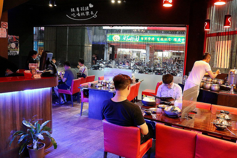 【羽諾食記】『上乘三家涮涮鍋共和國西門旗艦店』❤炎炎夏日吃大啖肉肉 海鮮鍋物更過癮❤台北捷運西門火鍋推薦 【羽諾食記】『上乘三家涮涮鍋共和國西門旗艦店』❤炎炎夏日吃大啖肉肉 海鮮鍋物更過癮❤台北捷運西門火鍋推薦
