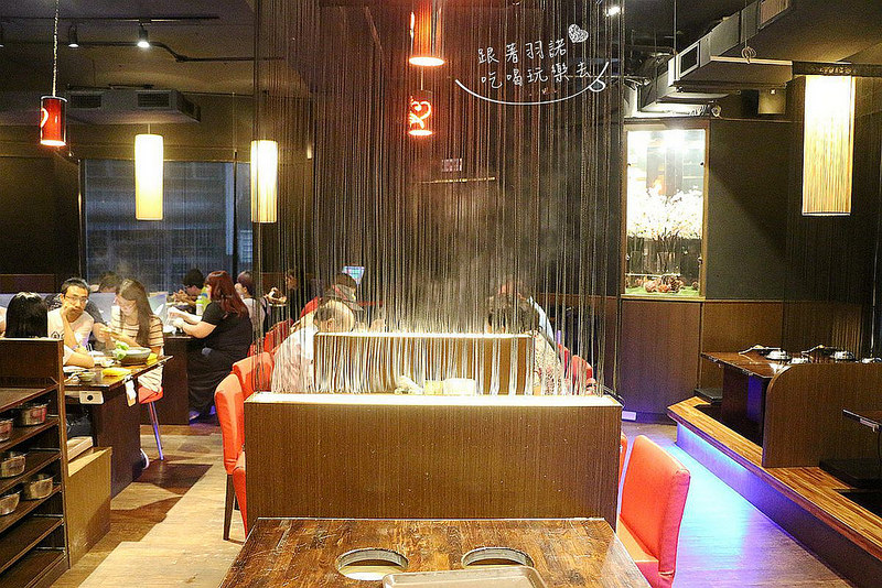 【羽諾食記】『上乘三家涮涮鍋共和國西門旗艦店』❤炎炎夏日吃大啖肉肉 海鮮鍋物更過癮❤台北捷運西門火鍋推薦 【羽諾食記】『上乘三家涮涮鍋共和國西門旗艦店』❤炎炎夏日吃大啖肉肉 海鮮鍋物更過癮❤台北捷運西門火鍋推薦