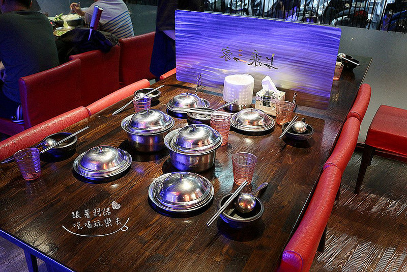 【羽諾食記】『上乘三家涮涮鍋共和國西門旗艦店』❤炎炎夏日吃大啖肉肉 海鮮鍋物更過癮❤台北捷運西門火鍋推薦 【羽諾食記】『上乘三家涮涮鍋共和國西門旗艦店』❤炎炎夏日吃大啖肉肉 海鮮鍋物更過癮❤台北捷運西門火鍋推薦