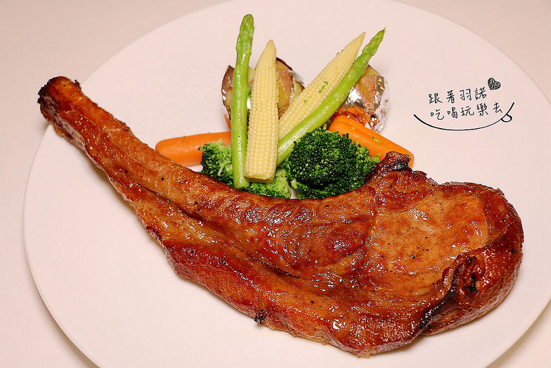 【羽諾食記】『Cafe at Alessi Store(板橋大遠百)』❤義大利麵 排餐也能吃得如此享受❤捷運板橋站美食推薦 【羽諾食記】『Cafe at Alessi Store(板橋大遠百)』❤義大利麵 排餐也能吃得如此享受❤捷運板橋站美食推薦