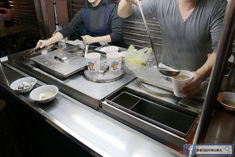 【羽諾食記】宜蘭羅東建芳藥局前豆花❤均一價每碗只要35元 兒時懷念的綠豆 花生豆花 吃出滿滿的幸福味!! 【羽諾食記】宜蘭羅東建芳藥局前豆花❤均一價每碗只要35元 兒時懷念的綠豆 花生豆花 吃出滿滿的幸福味!!