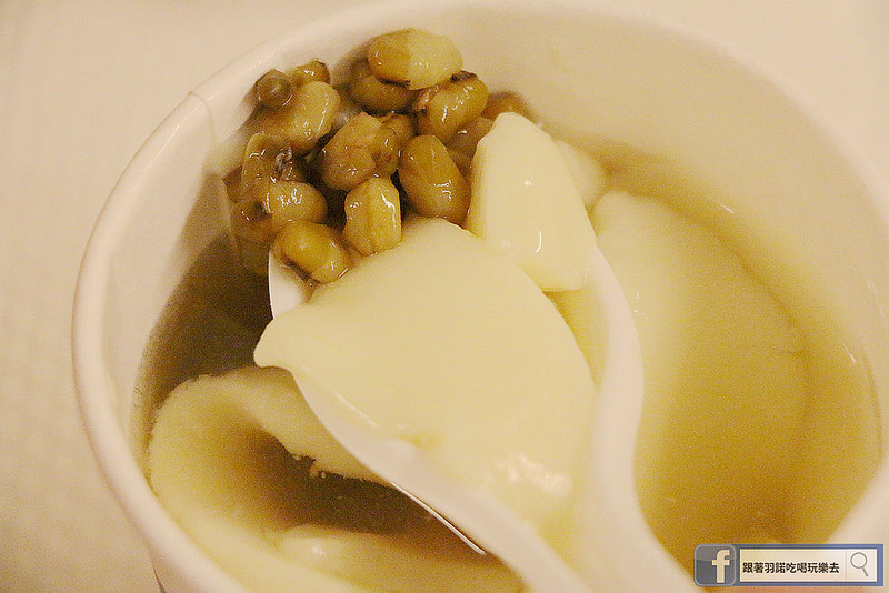 【羽諾食記】宜蘭羅東建芳藥局前豆花❤均一價每碗只要35元 兒時懷念的綠豆 花生豆花 吃出滿滿的幸福味!! 【羽諾食記】宜蘭羅東建芳藥局前豆花❤均一價每碗只要35元 兒時懷念的綠豆 花生豆花 吃出滿滿的幸福味!!