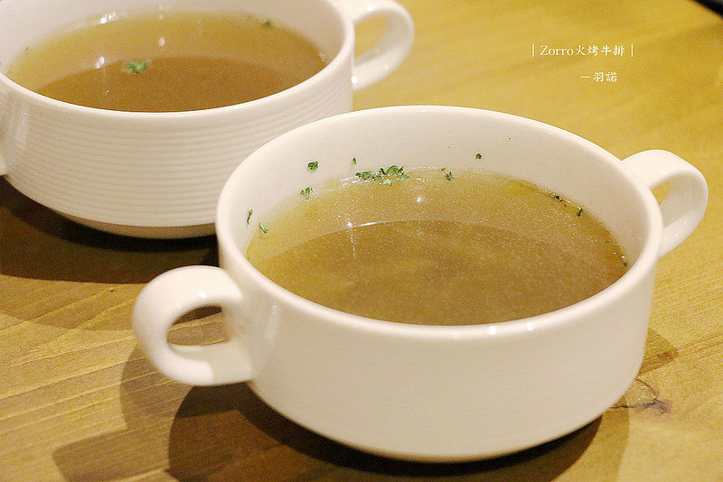 【羽諾食記】Zorro火烤牛排❤捷運忠孝敦化站義式料理 排餐推薦