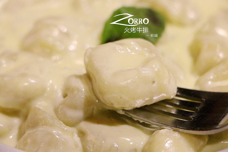 【羽諾食記】Zorro火烤牛排❤捷運忠孝敦化站義式料理 排餐推薦