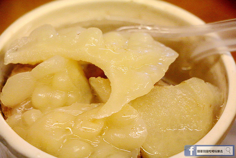 【羽諾食記】可口點心❤金針排骨湯 苦瓜排骨湯 肉粽 刈包樣樣都是經典的銅板美食❤宜蘭羅東深夜食堂/消夜推薦