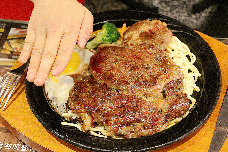 【羽諾食記】將軍碳烤牛排館❤比手大N倍的20 oz牛排❤台北中山區美食