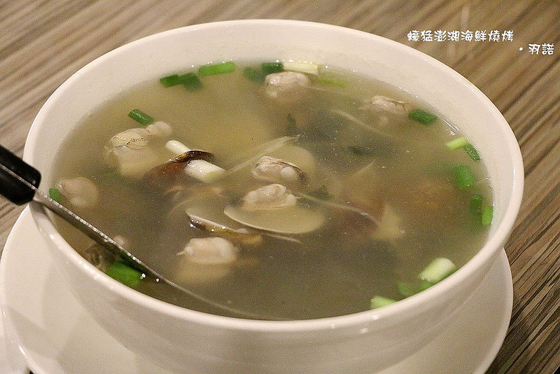 【羽諾食記】蠔猛澎湖海鮮燒烤❤cp值爆高百元平價熱炒❤捷運六張犁站樂利路熱炒燒烤推薦