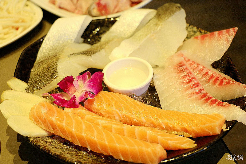 【羽諾食記】家一鍋鍋物串燒小酌店❤近遠企商圈捷運安和站、火鍋、串燒推薦