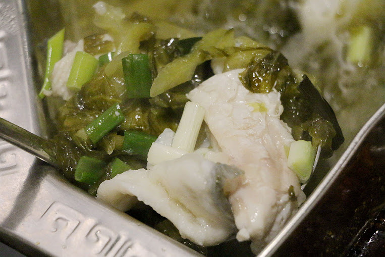 【羽諾食記】中國瘋實料火鍋店♥現撈活魚實料火鍋~重慶水煮魚&重慶酸菜魚鴛鴦鍋♥台北長安東路火鍋 【羽諾食記】中國瘋實料火鍋店♥現撈活魚實料火鍋~重慶水煮魚&重慶酸菜魚鴛鴦鍋♥台北長安東路火鍋