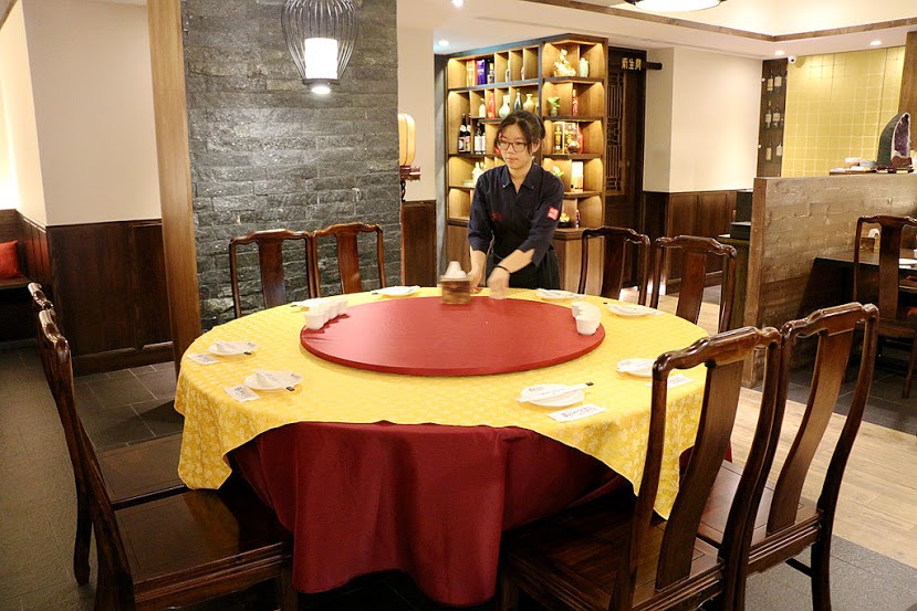 【羽諾食記】蜀江宅院-四川烤全魚 酒坊♥道地美味四川重慶烤魚♥國父紀念館站美食♥東區必吃美食