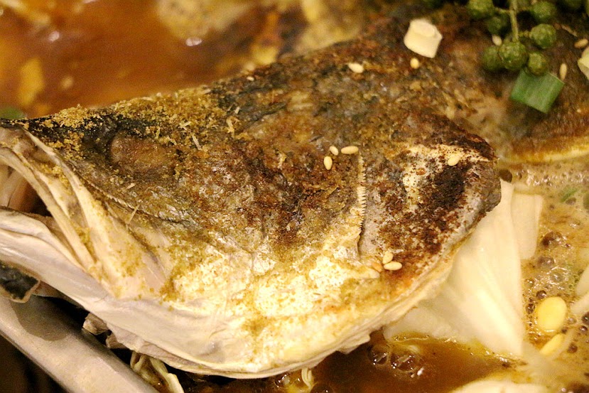 【羽諾食記】蜀江宅院-四川烤全魚 酒坊♥道地美味四川重慶烤魚♥國父紀念館站美食♥東區必吃美食