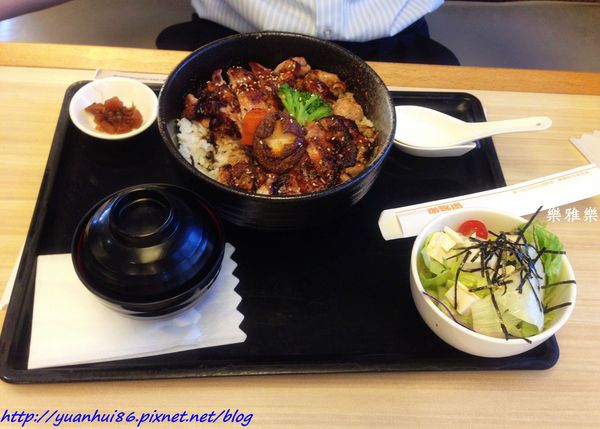 樂雅樂「和風雞肉丼」、「拿坡里海鮮麵」午餐～