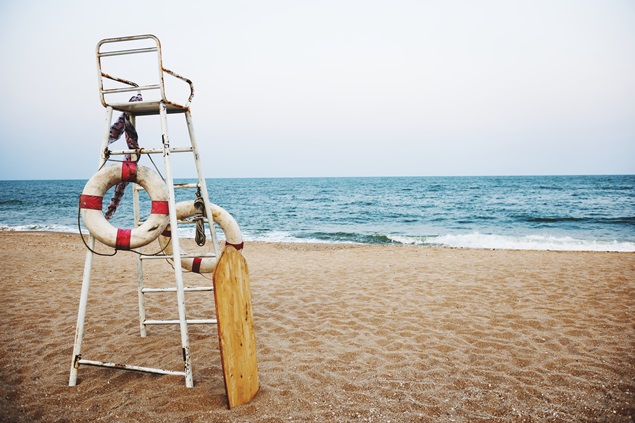 打工站救生員被要求簽競業禁止是什麼？-打工