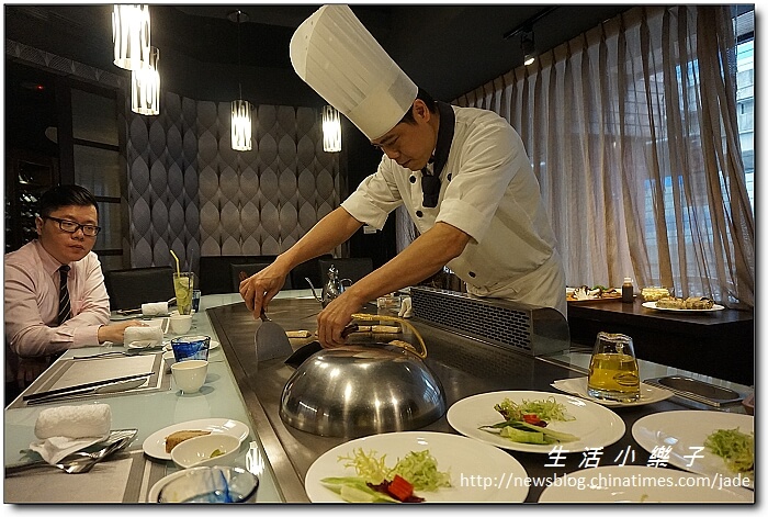 精進料理鐵板燒為愛而生》江雁塘新時尚鐵板燒造福素食者【中山國小捷運站素食美食推薦】 精進料理鐵板燒為愛而生》江雁塘新時尚鐵板燒造福素食者【中山國小捷運站素食美食推薦】