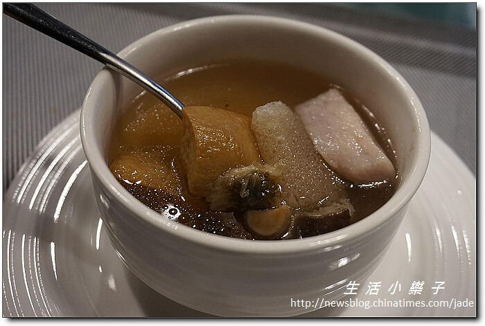 精進料理鐵板燒為愛而生》江雁塘新時尚鐵板燒造福素食者【中山國小捷運站素食美食推薦】 精進料理鐵板燒為愛而生》江雁塘新時尚鐵板燒造福素食者【中山國小捷運站素食美食推薦】
