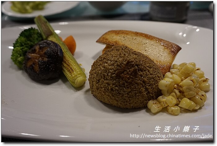 精進料理鐵板燒為愛而生》江雁塘新時尚鐵板燒造福素食者【中山國小捷運站素食美食推薦】 精進料理鐵板燒為愛而生》江雁塘新時尚鐵板燒造福素食者【中山國小捷運站素食美食推薦】