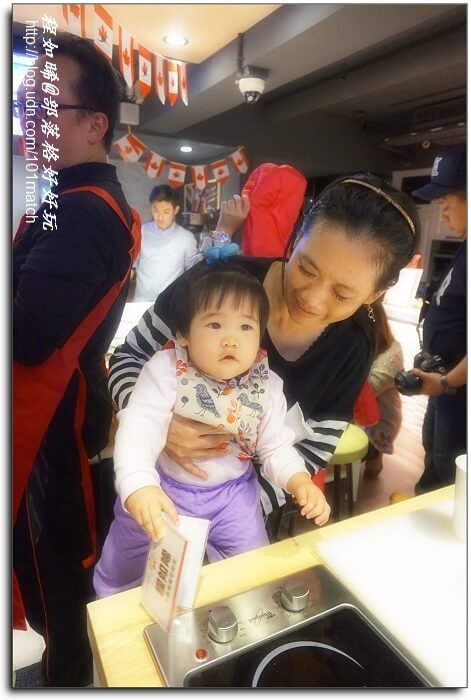 采蘋寶寶和阿嬤親子共廚初體驗》加拿大牛肉「親子樂廚房」教小朋友作營養元氣漢堡排@美威廚房